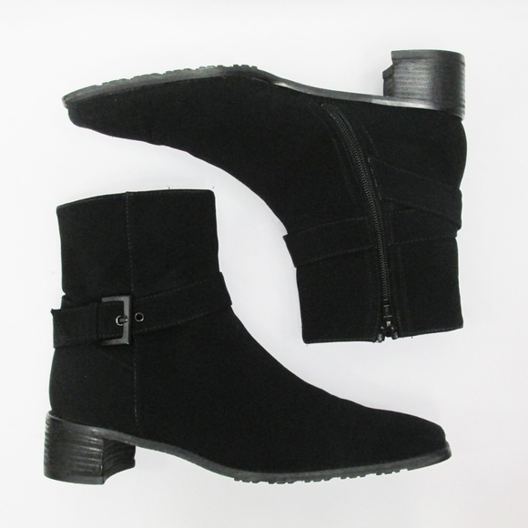 stuart weitzman buckle boots